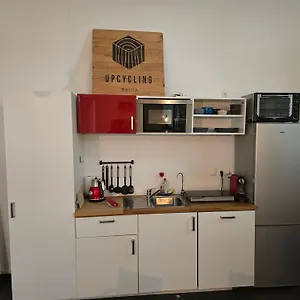 Luftiges Upcycling Im Eg - Zentral Berlin